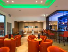 Bar im Thermenhotel ALL IN RED