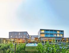 Loisium Wine Spa Hotel Langenlois Aussenansicht des Loisium Wine Spa Hotel Langenlois