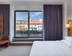 Beispiel eines Superior Zimmers mit Terrasse im Hermitage Hotel Prague